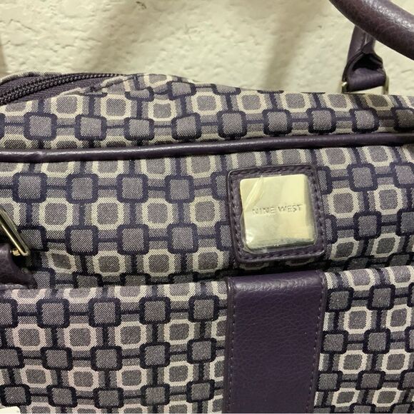 Nine & Company Nine West Purple Checkerboard duffle bag with 3 exterior pockets - Picture 5 of 13